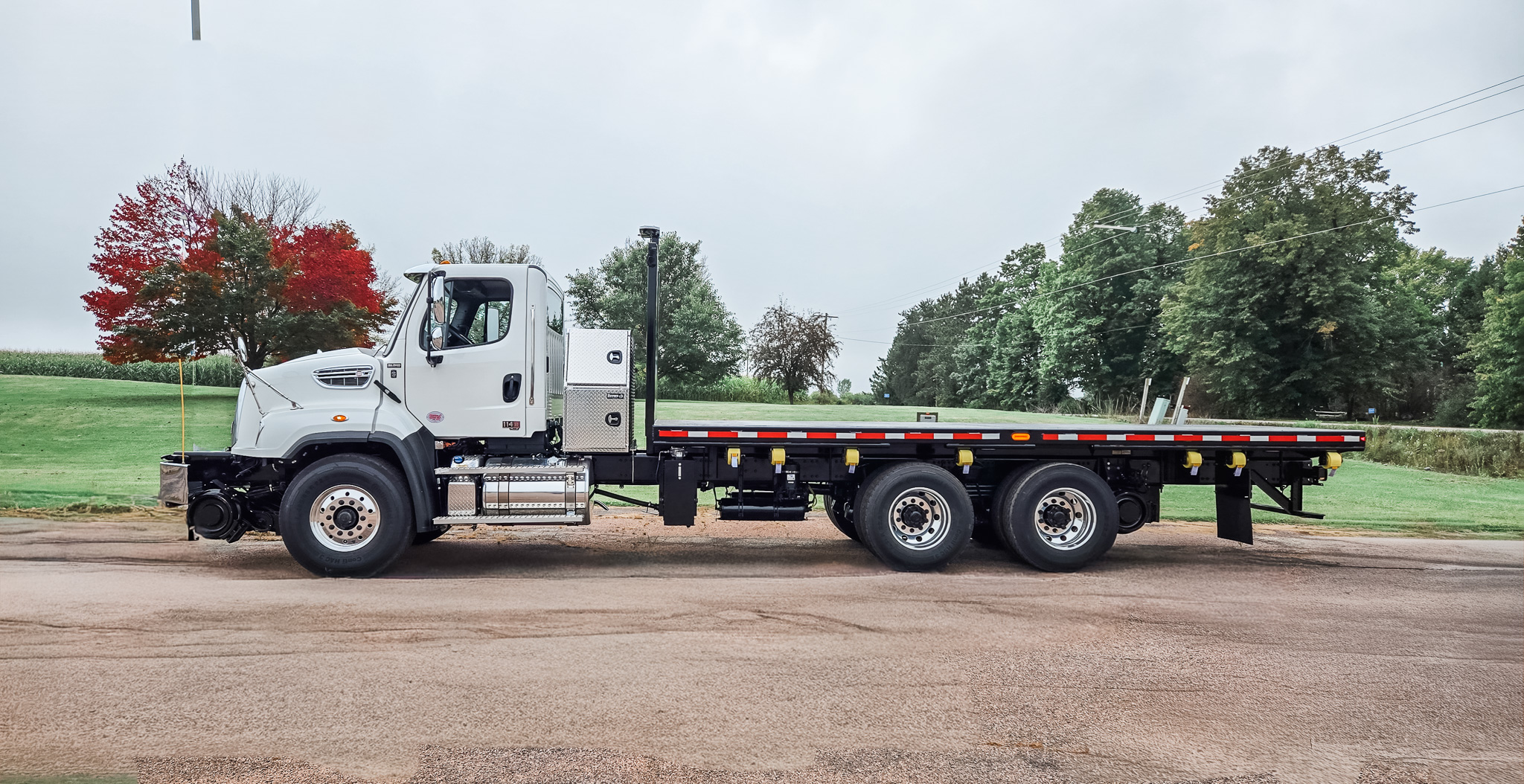 Rail Driven Specialties Hi-Rail Flat Bed Truck